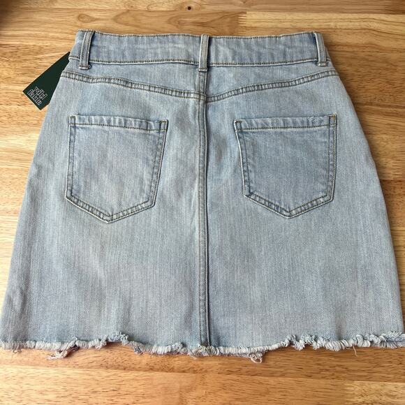 Wild Fable Women's High-Rise Light Wash Denim Mini Skirt - Size 2 - NWT - Picture 5 of 5